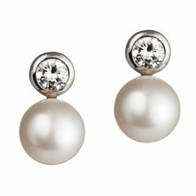 Load image into Gallery viewer, Jersey Pearl Chic Earrings
