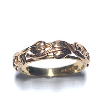 Load image into Gallery viewer, Secondhand Clogau 9ct Gold Tree of Life Ring
