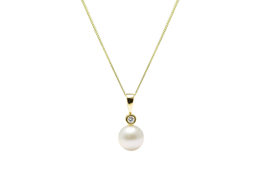 18ct Gold Pearl and Diamond Necklace