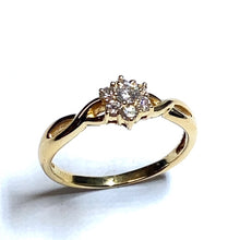 Load image into Gallery viewer, Secondhand 18ct Gold Diamond Flower Ring
