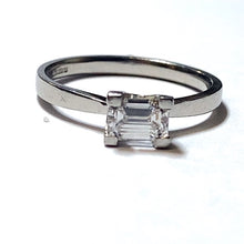 Load image into Gallery viewer, Secondhand Platinum and Diamond Ring
