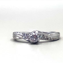 Load image into Gallery viewer, Secondhand Platinum Diamond Ring
