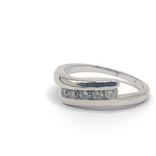 Load image into Gallery viewer, Secondhand 9ct White Gold Diamond Ring
