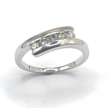 Load image into Gallery viewer, Secondhand 9ct White Gold Diamond Ring
