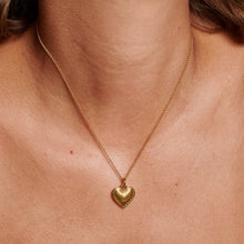 Load image into Gallery viewer, Hot Diamonds Gold Edit Essence Heart Pendant
