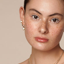 Load image into Gallery viewer, Hot diamonds x Jac Jossa  heart mother of pearl stud earrings.
