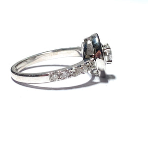 Secondhand 18ct White Gold Baguette and Brilliant Cut Diamond Target Ring