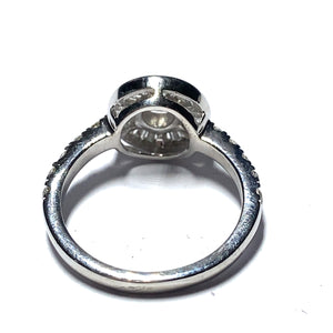 Secondhand 18ct White Gold Baguette and Brilliant Cut Diamond Target Ring